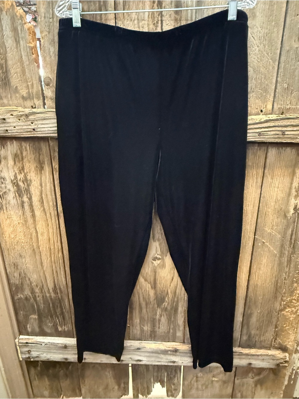 Source Unknown Black Velvet Cropped Pants